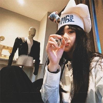 水瓶座女孩
