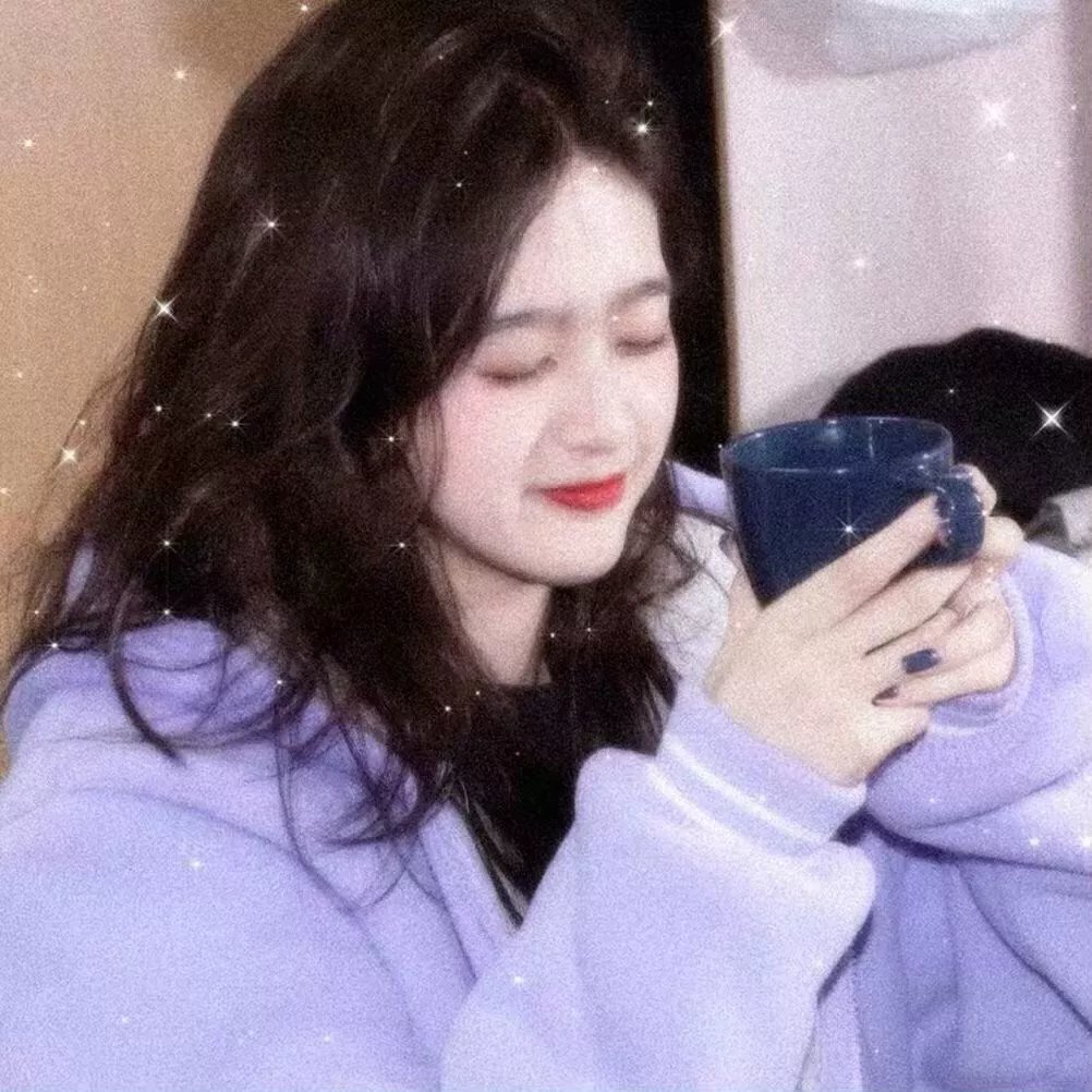 9顶假发的女孩